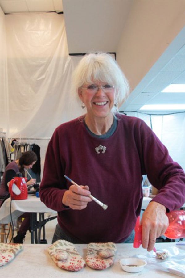 Actualmente, Birgitta Bjerke continúa activa y experimentando nuevas técnicas de crochet entre Nueva México y Gotland, a sus 80 años (Hall of Fame)