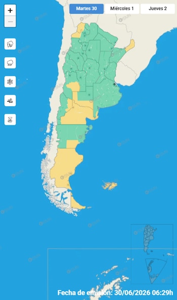 Mapa de Argentina con provincias en verde y amarillo. Leyenda 'Martes 30' seleccionada. Iconos de lluvia, tormenta, nieve y viento. Botones de zoom. Fecha de emisión: 30/06/2026