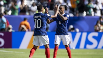 Mbappé: "Con Olise es muy fácil, siempre va con la cabeza arriba y solo tienes que ofrecer una solución"