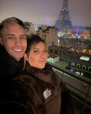 Profundamente enamorados, la pareja mostró