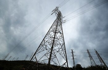 La región Caribe es la zona del país que más tiene que pagar por el servicio de electricidad. Imagen: REUTERS/Albert Gea