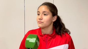Voleibolista peruana de 13 años, que mide 1.81 metros, confiesa su duro camino para jugar por la selección: “Sufrí bullying por ser alta”