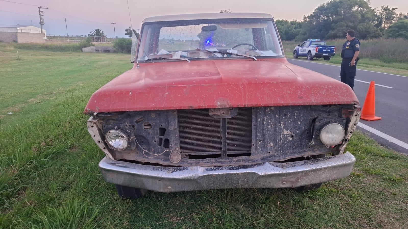 La camioneta con la que fue atropellada la policía de 24 años