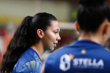 Ariana Vásquez hará su máximo esfuerzo para volver pronto a las canchas.