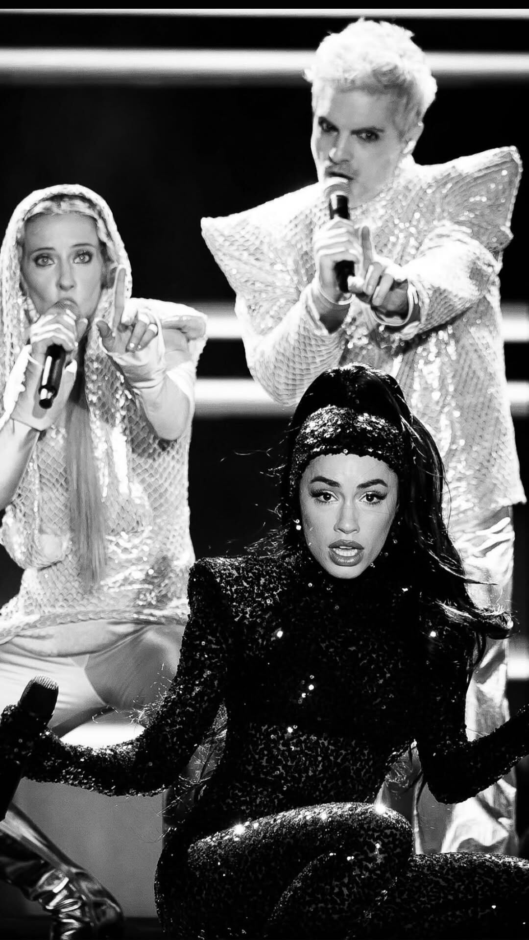 Lali Espósito deslumbró junto al dúo pop (Captura de video)