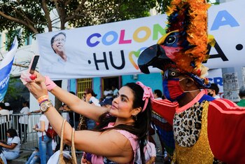 Gustavo Petro en Barranquilla durante el cierre de su campaña en primera vuelta hace cuatro años, en un evento que marcó su estrategia en el Caribe - crédito Reuters