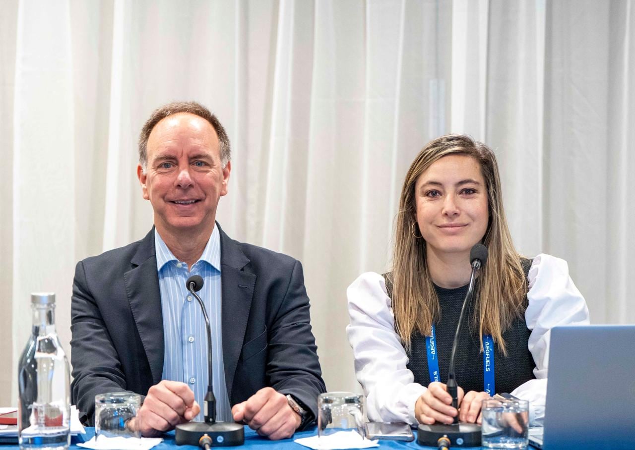 Peter Cerdá CEO de Alta, y Lina Quintero, Jefe de Asuntos Gubernamentales