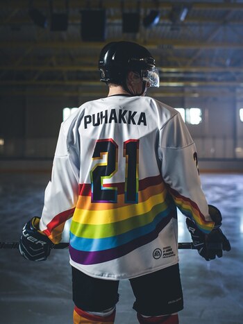 Fue encontrado muerto en el departamento que compartía con su pareja (@jannepuhakka)