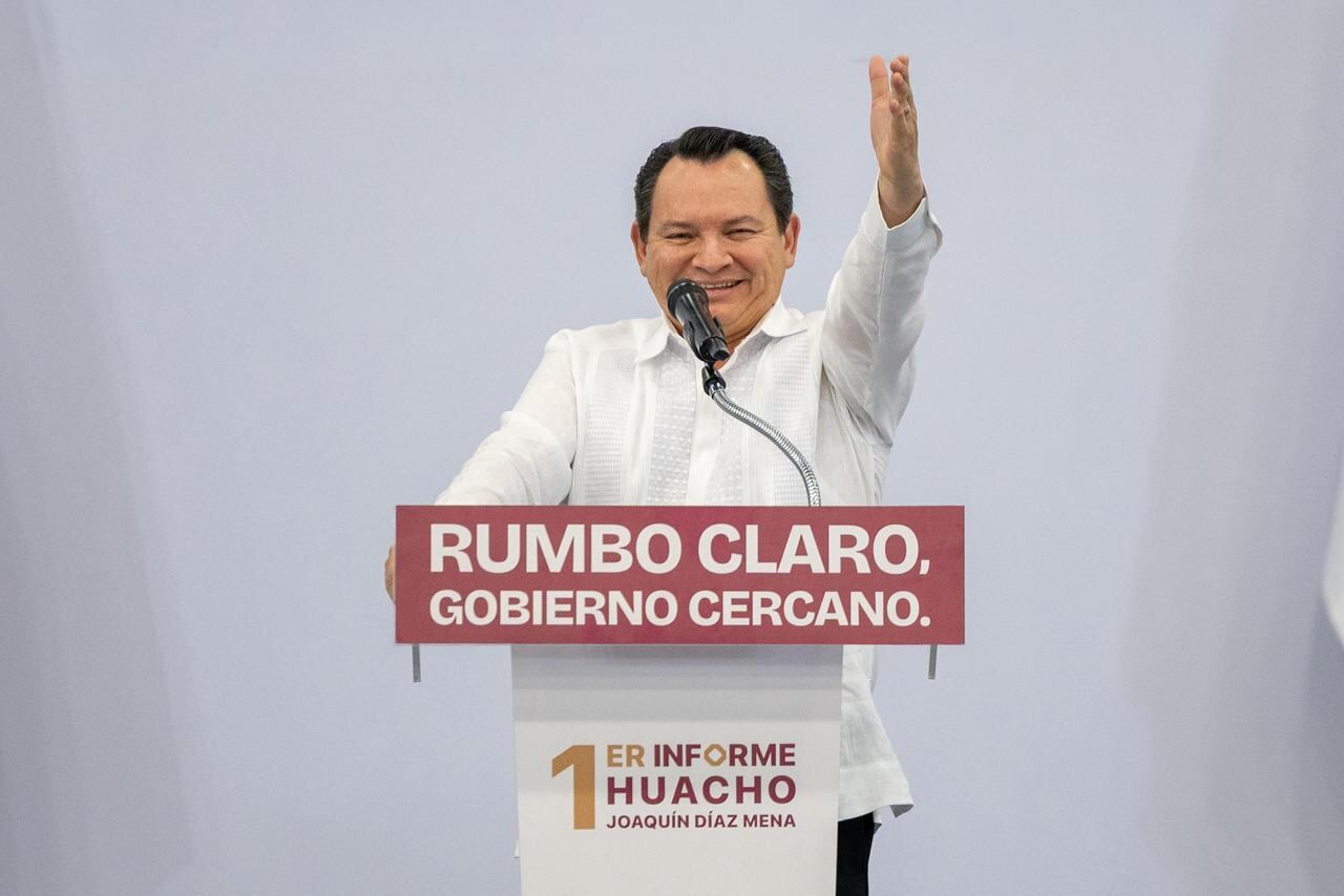 Joaquín Díaz Mena destacó en su informe avances en reducción de desigualdad, apoyos económicos para mujeres, rehabilitación de caminos rurales y fortalecimiento de servicios de salud y educación en Yucatán. (Especial)