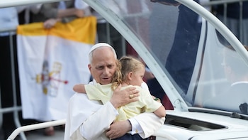 Visita del papa León XIV a Barcelona, en directo | Comienza la multitudinaria vigilia de oración en el Estadio Olímpico Lluís Companys de Montjuïc
