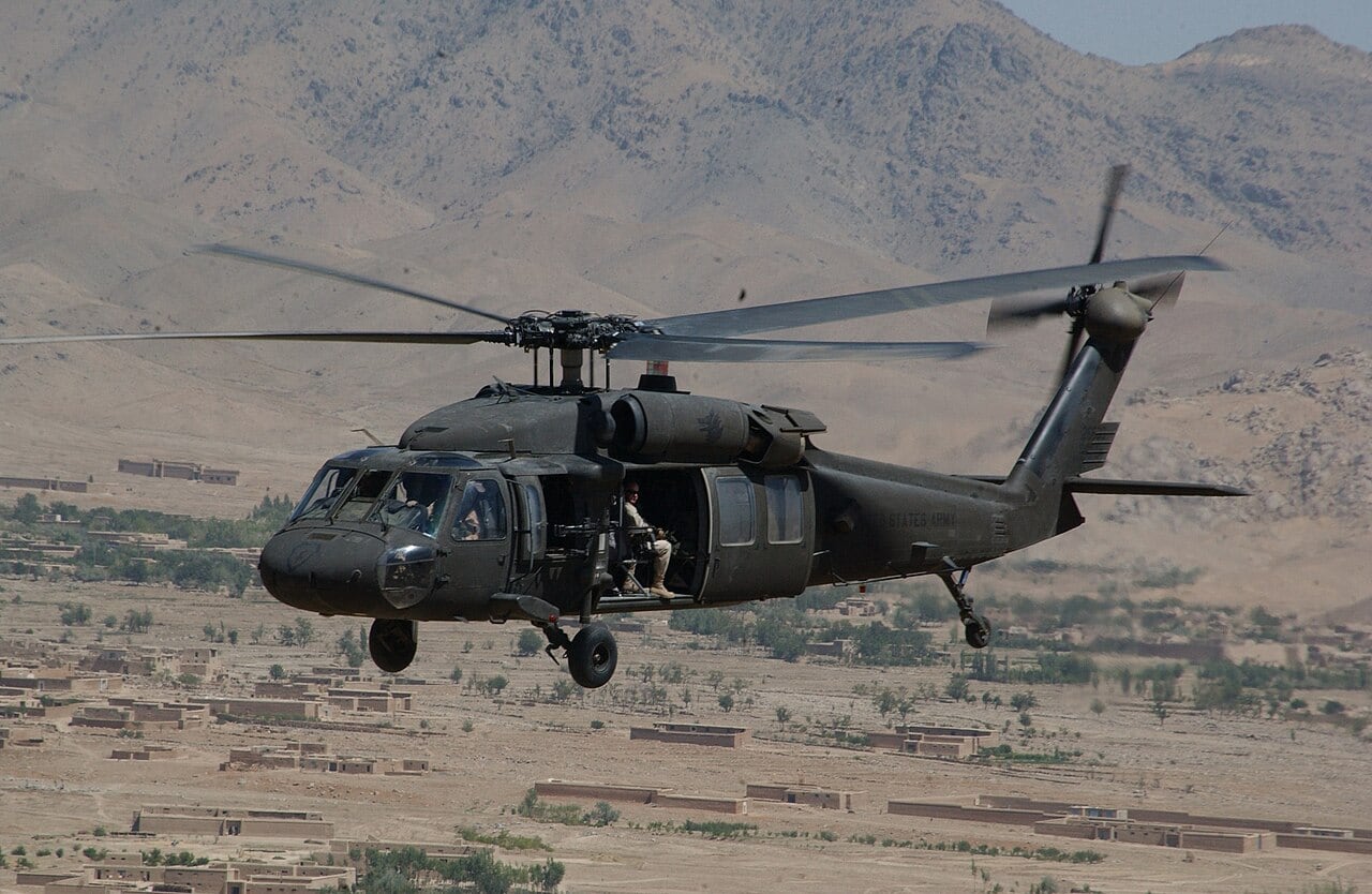 El Ejército argentino negocia con Estados Unidos la incorporación de helicópteros UH-60 Black Hawk usados para modernizar su flota (Wikimedia Commons)