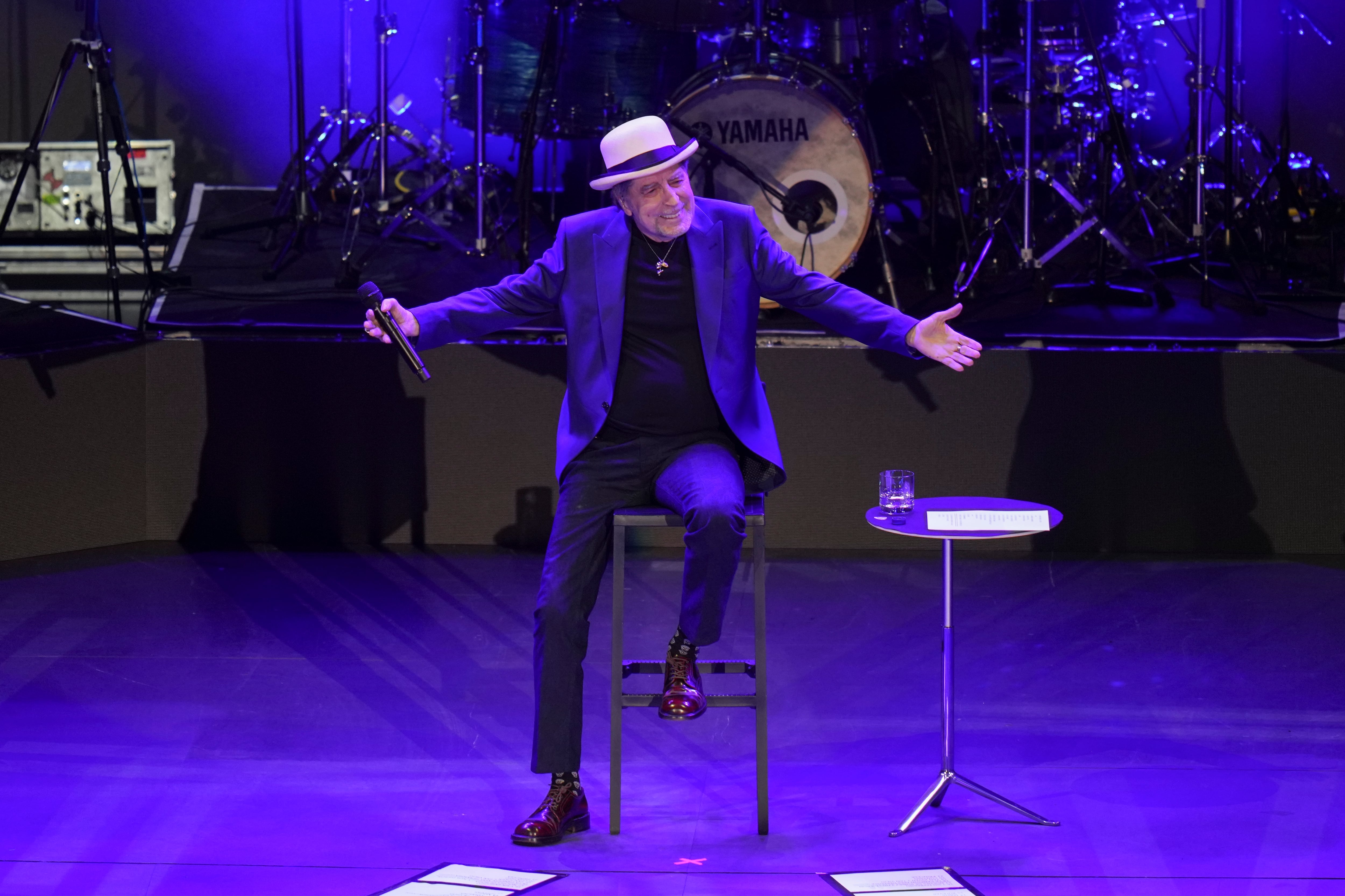 La gira internacional de despedida de Joaquín Sabina agotó localidades en España, América Latina y capitales europeas (Foto AP/Eduardo Verdugo)