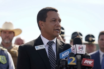 El superintendente Dallas LeDuff lidera