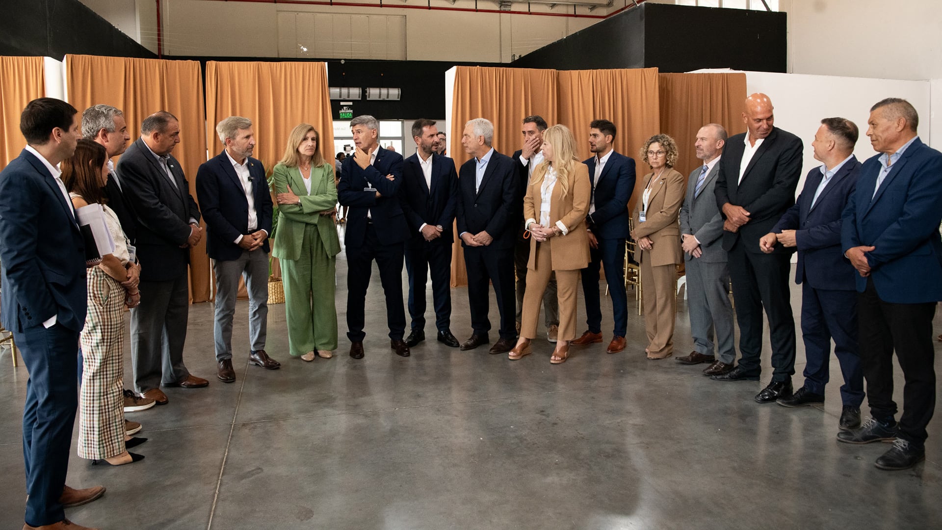 Miembros del Consejo Federal de Intendentes de Argentina se congregaron Paraná y también plantearon la crisis financiera que atraviesan sus distritos