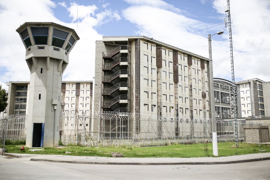 La cárcel La Picota queda ubicada frente al Batallón de Artillería del Ejército Nacional en el kilómetro 5 vía a la localidad de Usme, suroriente de la capital del país - crédito archivo John Paz/Colprensa