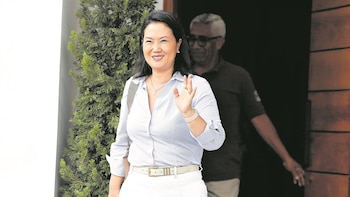 Fujimori confirma su victoria en las presidenciales de Perú una vez terminado el escrutinio