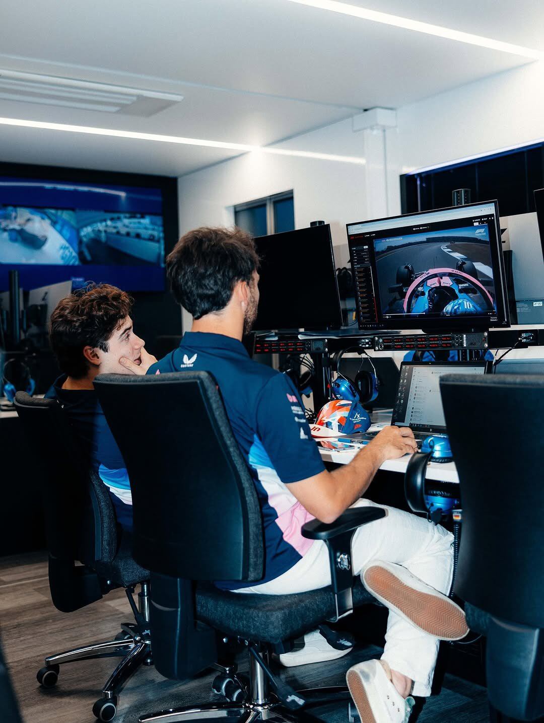 Franco Colapinto y Pierre Gasly trabajarán mucho en el simulador y en los detalles del nuevo auto (Foto: @pierregasly)