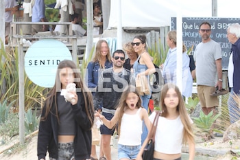 Charla, sonrisas y gestos cotidianos