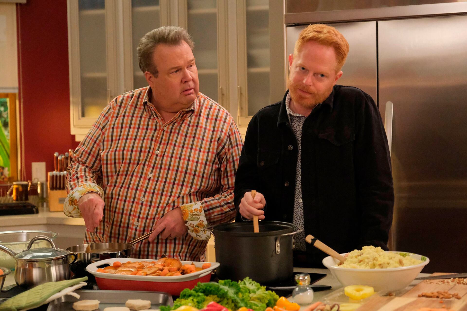 Jesse Tyler Ferguson admitió que nunca hubo razón para explicar por qué se grababa un documental en