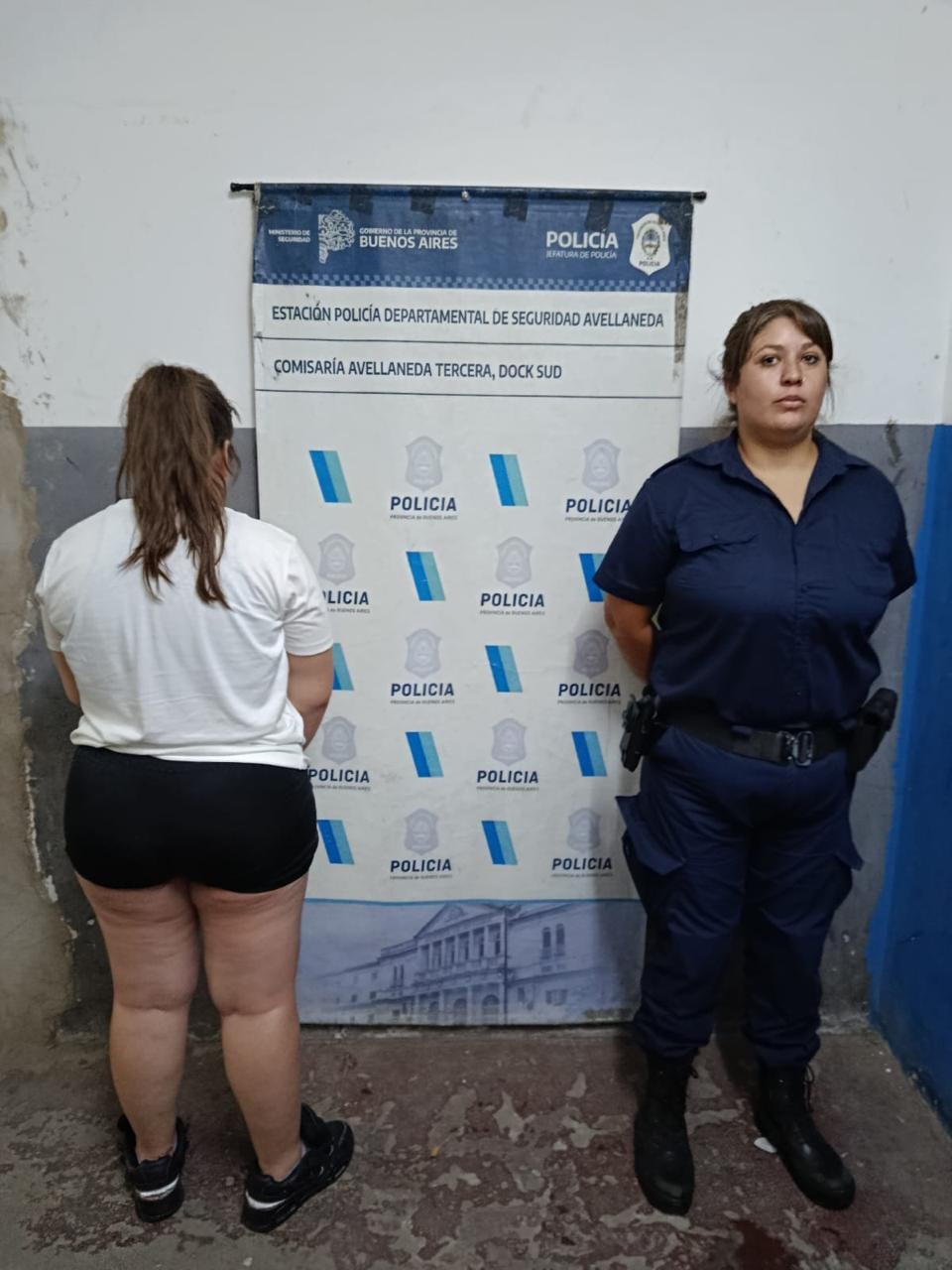 Nicol Esmeralda L. y Isaias Leonel A. fueron arrestados en distintos domicilios por tentativa de homicidio y tenencia de estupefacientes