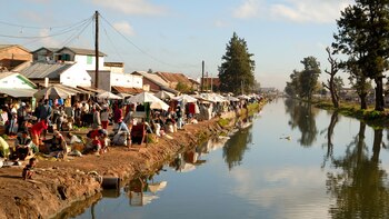 Habitantes de barrios de emergencia