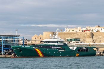 Buque Duque de Ahumada de Guardia Civil (EFE/ Giner)