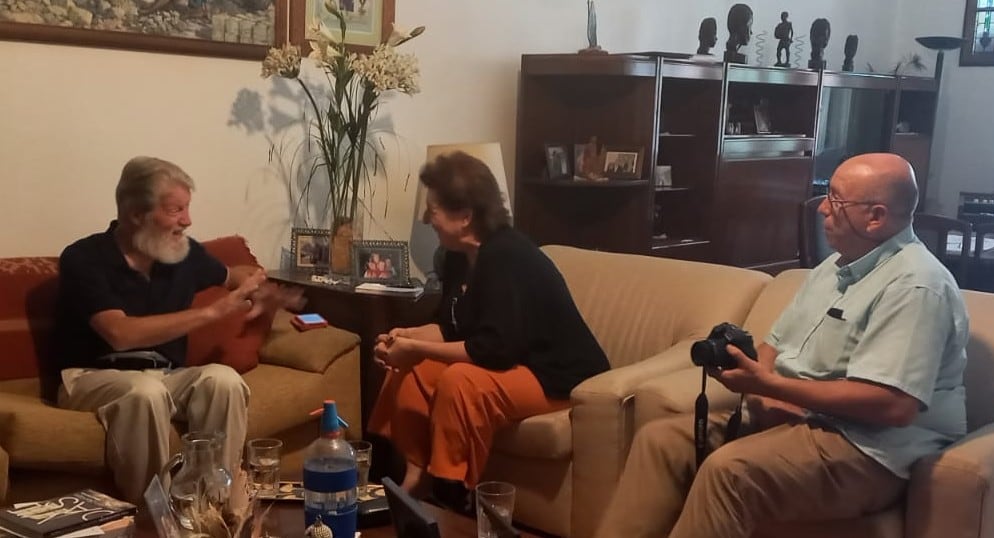 El padre Opeka con Virgnia Bonard y Nelson Pollicelli (foto: gentileza Lucía y Luba Opeka)