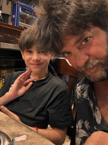 El actor posó junto al