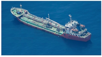 La operación 'Atalanta' monitoriza dos embarcaciones atacadas por piratas en Somalia