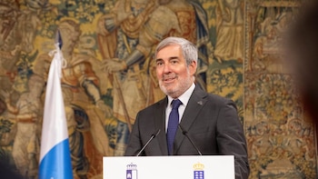 Clavijo dice que Canarias "no" puede quedarse parada ante un Gobierno de España que "no funciona"