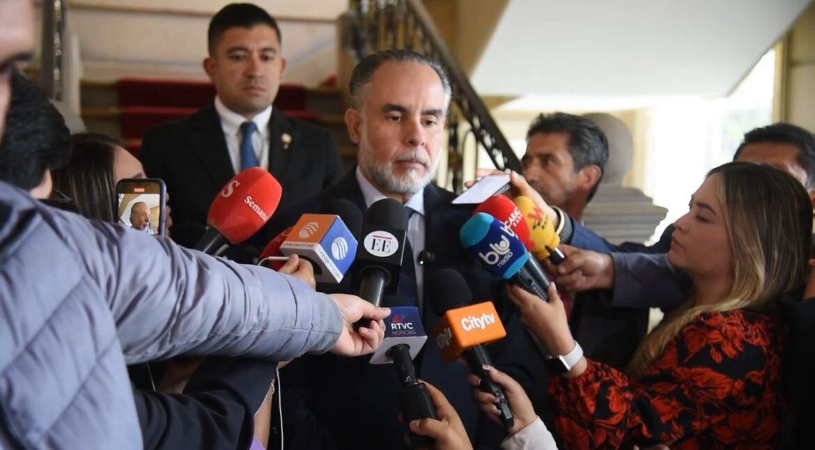 El ministro del Interior de Colombia alertó que el ataque a Miguel Uribe podría ser el inicio de una cadena de atentados - crédito redes sociales