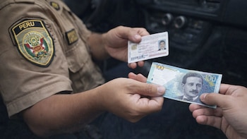 Policía pidió coima de S/ 100 para devolver licencia a conductor y ahora irá seis años a la cárcel