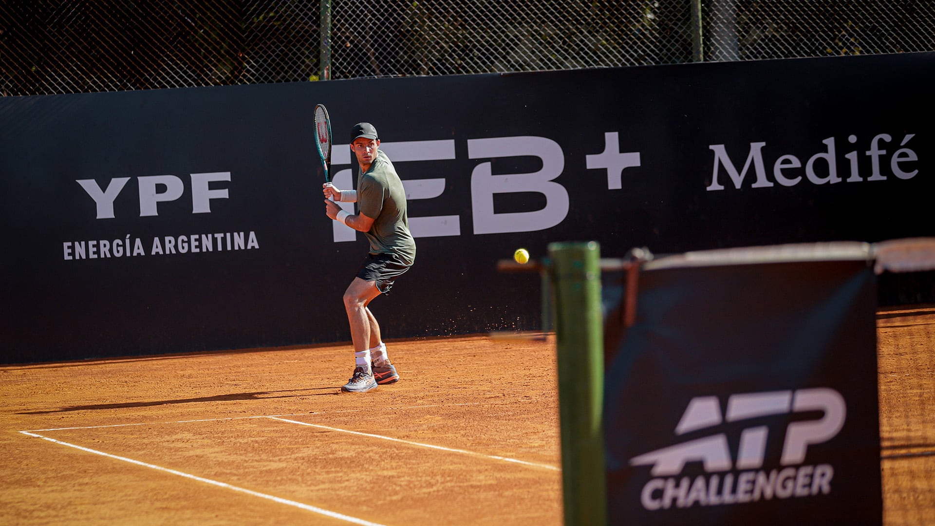 Facundo Díaz Acosta se clasificó para los octavso de final del AAT Challenger edición Tigre I (Crédito: Prensa AAT)