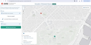 Captura de pantalla de un programa informático con un mapa de Barcelona, interfaz de usuario para selección de origen y destino, y botones de navegación