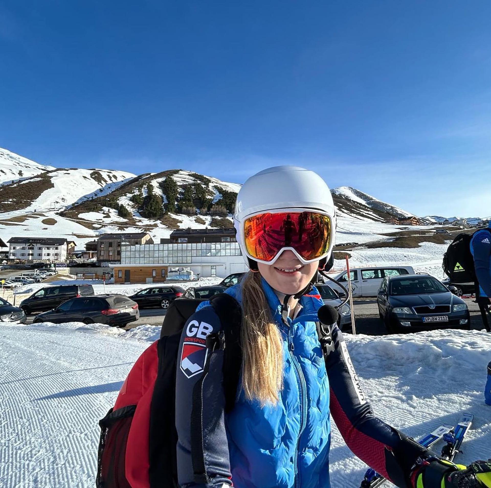 La esquiadora Hester Poole destaca la importancia del apoyo emocional de Pickle para afrontar los desafíos del alto rendimiento (Instagram / @hesterpoole.vi.ski)