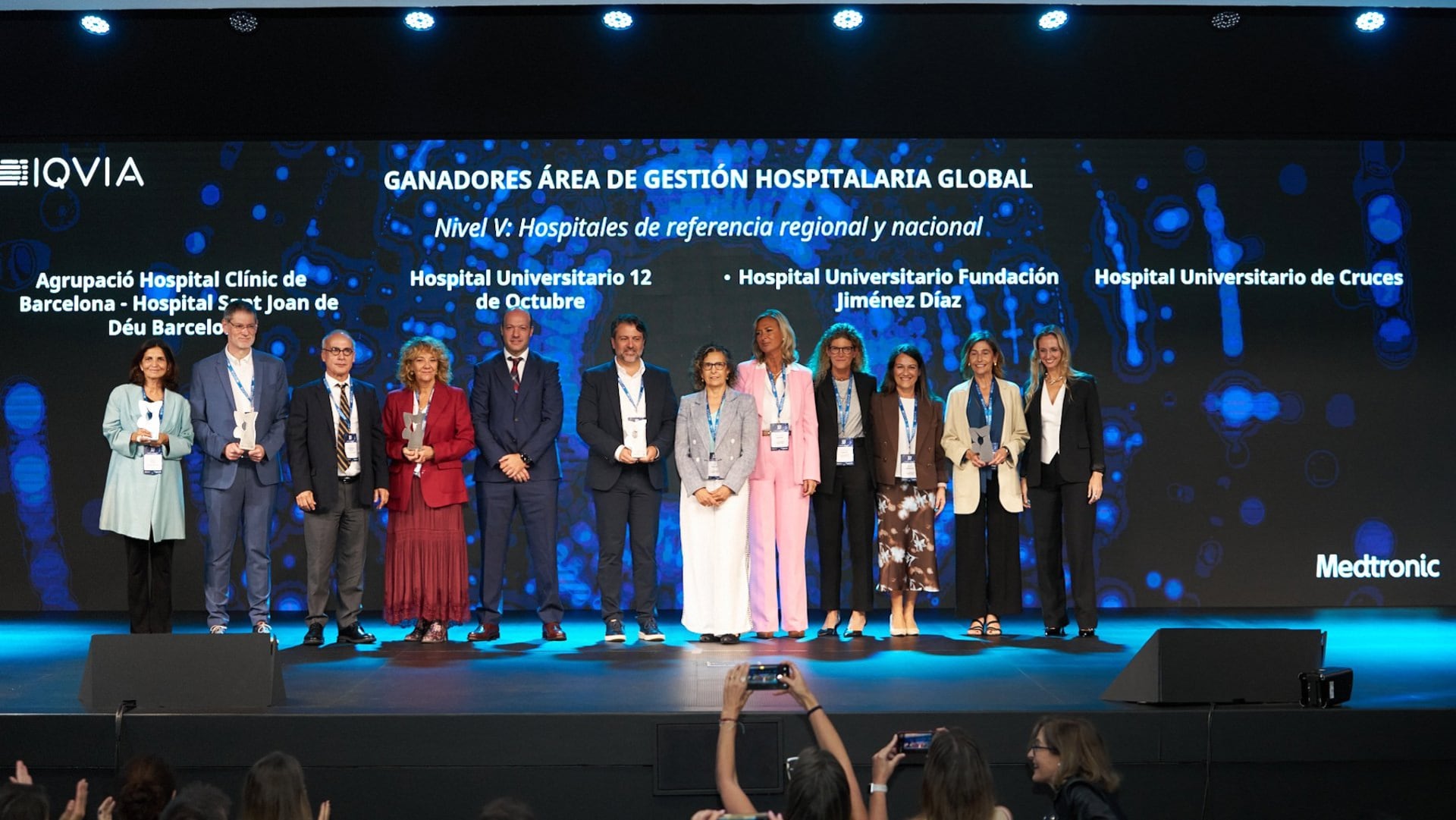 15/10/2026 Entregados los reconocimientos de la XXVII edición del programa IQVIA Hospitales Top20.La XXVII edición del programa IQVIA Hospitales Top20 ha contado este año con la participación de casi 200 hospitales de toda España, cerca de la mitad de los centros hospitalarios del país y la distribución de los reconocimientos volvió a poner de manifiesto la fortaleza, diversidad y elevado nivel de desempeño del sistema sanitario español.SALUD FERNANDO ANDRES