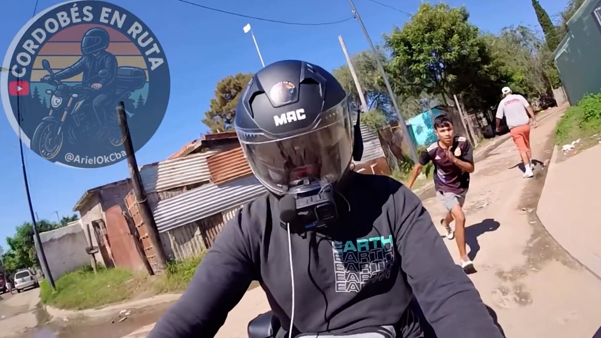 El asaltante persiguió a la víctima en silencio durante varias cuadras.