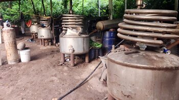 Las autoridades incautaron 900 kilos de metanfetamina. Crédito: FGR