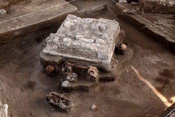 Fotografía cedida este martes, por el Instituto Nacional de Antropología e Historia que muestra el hallazgo de una pieza arqueológica en Tula, en Hidalgo (México). EFE/ Instituto Nacional de Antropología e Historia /SOLO USO EDITORIAL/ NO VENTAS/ SOLO DISPONIBLE PARA ILUSTRAR LA NOTICIA QUE ACOMPAÑA (CRÉDITO OBLIGATORIO)
