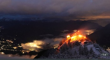 Captura de video obtenida de la cámara web de la casa de montaña Kehlsteinhaus —conocida como el «Nido del Águila» y antiguo refugio de montaña de Adolf Hitler—, tomada a primera hora del 24 de octubre de 2026 (Berchtesgaden/AFP)