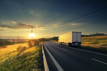 De acuerdo con FADEEAC, a pesar de la moderación de costos registrada en mayo, la variación interanual alcanza el 48%, consolidando un escenario de costos operativos elevados para las empresas de transporte de cargas en todo el país (Imagen: Shutterstock)