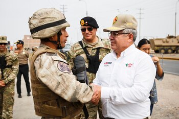 El ministro de Defensa, Walter