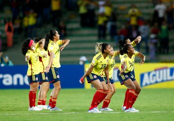 La Selección Colombia goleó a