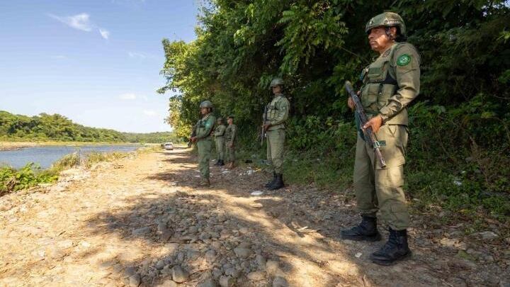 Los informes técnicos advierten que más de 10.000 familias y zonas industriales se encuentran en riesgo por la crisis del río Haina. (Foto cortesía Medio Ambiente República Dominicana)