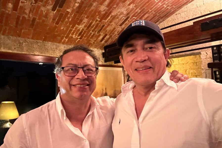 Gustavo Bolívar ha sido uno de los personajes más cercanos y leales al expresidente Gustavo Petro, que tendría que buscar un lugar para vivir - crédito suministrada a Infobae Colombia