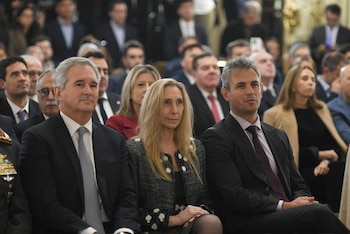 Javier Milei le toma juramento a al nuevo Jefe de Gabinete, Diego Santilli - Karina Milei - Martin menem - Pablo Quirno