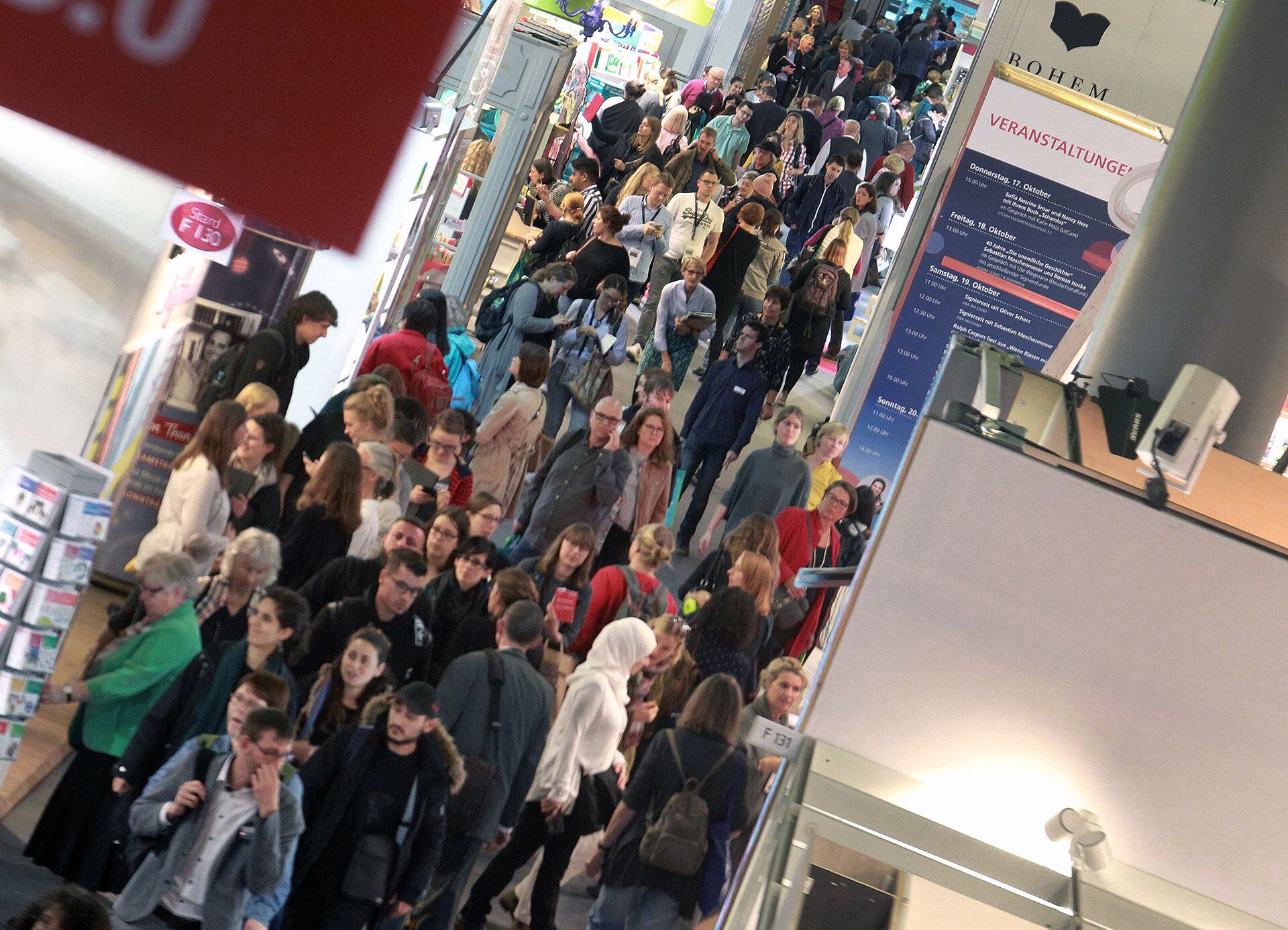 El evento reúne a más de 100 escritores y 50 artistas filipinos, con actividades inspiradas en la obra de José Rizal