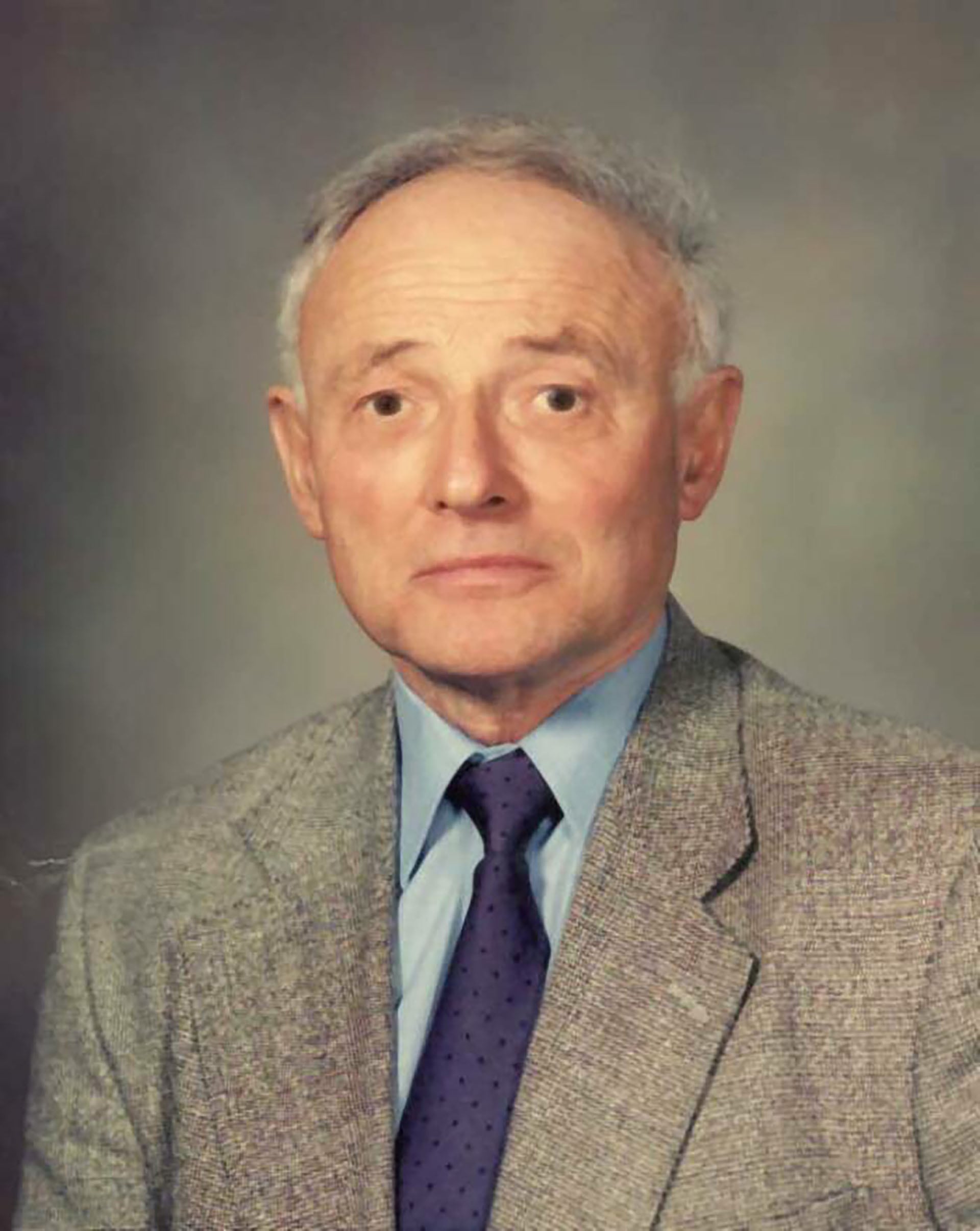 Liviu Librescu fue galardonado póstumamente con la Orden de la Estrella de Rumania por su acto heroico durante la tragedia de Virginia Tech