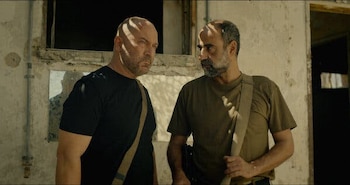 Lior Raz, a la izquierda, y Yaakov Zada Daniel en la nueva temporada de “Fauda”, que recrea los ataques del 7 de octubre en Israel