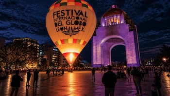 Festival Internacional del Globo llega hoy a CDMX: así será la ‘Noche Mágica’ en el Monumento a la Revolución